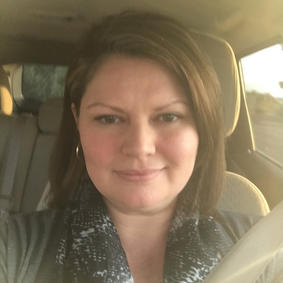 Meet your Posher, Jennifer - Picture 1 of 1